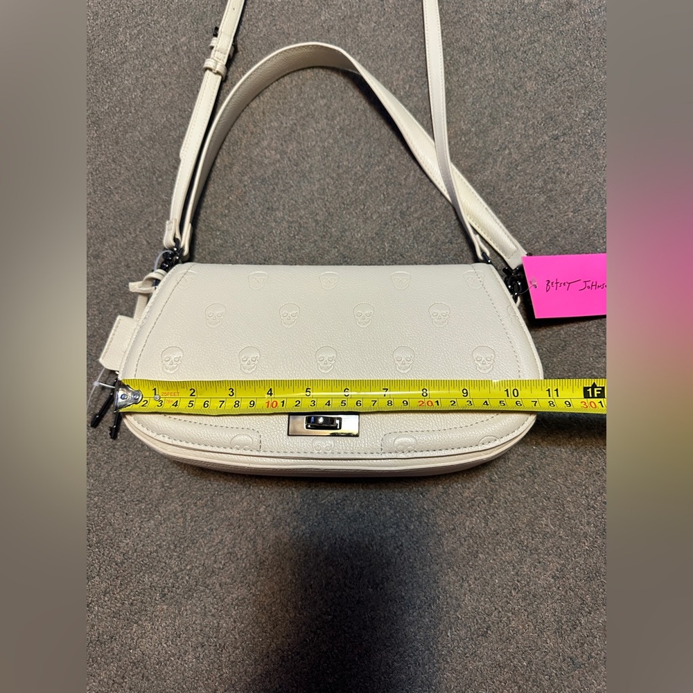 Betsey Johnson Embossed Skull Crossbody Bag Handbag Dead XO Marci Chalk White - Picture 5 of 15